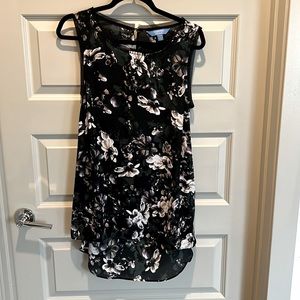 Vera wang sleeveless blouse